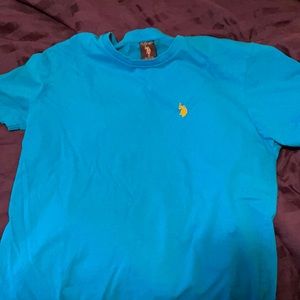Men’s medium polo tee
